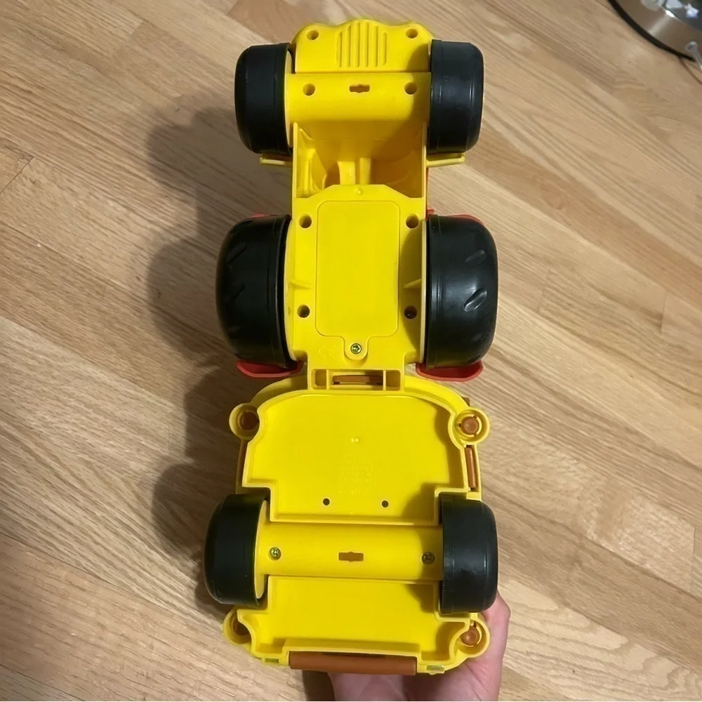 Fisher Price Little People Farm Tractor Tow n Pull Kids Toy Red